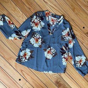SHEIN grey floral blouse. Size: L.